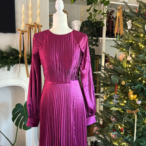 Mac Duggal Pleated Long Sleeve Satin A-Line Gown - Picture 5 of 10